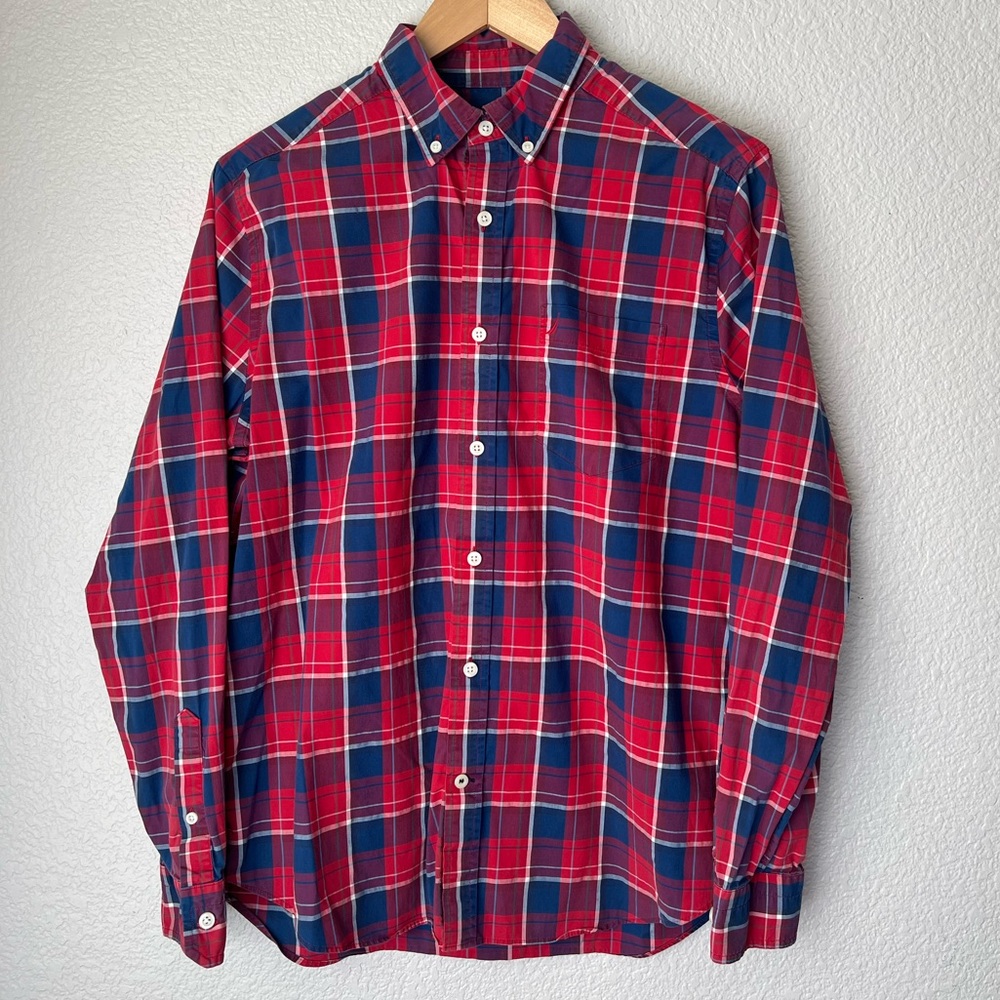 Nautica Men’s Plaid Wrinkle Resistant Plaid Button Up Shirt, M